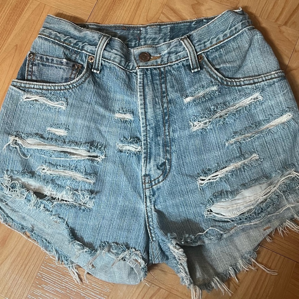High waisted Levi denim shorts - Picture 5 of 8